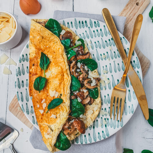 Fluffy omelet met pesto en Parmezaan